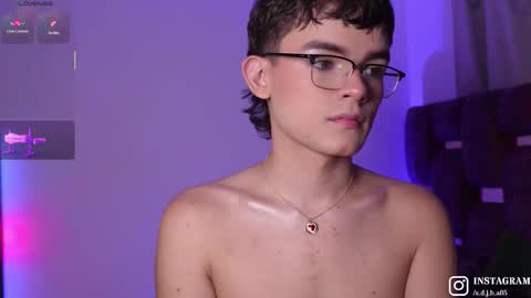 Snapshot of angelocute_ chatting on October 8, 7:02 am Angelo I work from home this is my room online show from October 8, 7:02 am