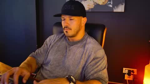 Snapshot of angeloeric chatting on September 16, 10:16 am BlackWolf online show from September 16, 10:16 am