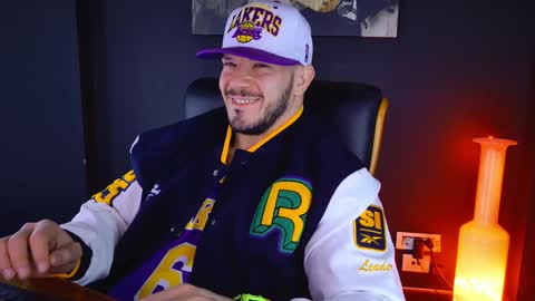 Snapshot of angeloeric chatting on February 7, 8:01 am BlackWolf online show from February 7, 8:01 am