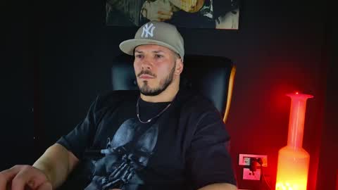 Snapshot of angeloeric chatting on December 7, 3:08 pm BlackWolf online show from December 7, 3:08 pm