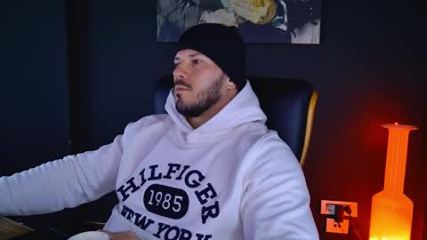 Snapshot of angeloeric chatting on February 6, 9:11 am BlackWolf online show from February 6, 9:11 am