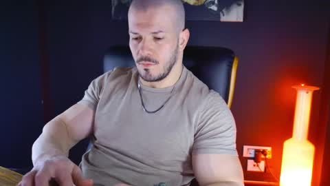 Snapshot of angeloeric chatting on January 23, 5:02 am BlackWolf online show from January 23, 5:02 am