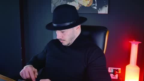 Snapshot of angeloeric chatting on December 19, 7:51 am BlackWolf online show from December 19, 7:51 am