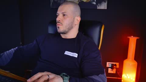 Snapshot of angeloeric chatting on February 14, 2:33 pm BlackWolf online show from February 14, 2:33 pm