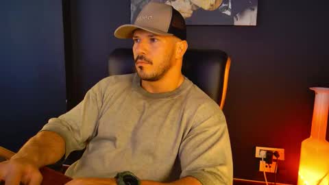 Snapshot of angeloeric chatting on September 18, 11:56 am BlackWolf online show from September 18, 11:56 am