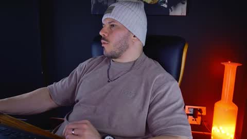 Snapshot of angeloeric chatting on February 13, 10:23 am BlackWolf online show from February 13, 10:23 am