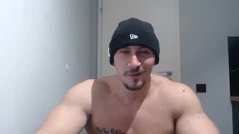  ------- SEX SHOW WITH GUYS AND GIRLS  MUSCLE SHOW online show from February 3, 6:39 pm