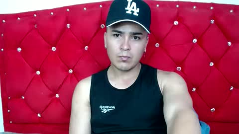 Snapshot of angels_0001 chatting on December 14, 5:40 am angels_0001 online show from December 14, 5:40 am