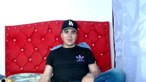 Snapshot of angels_0001 chatting on January 9, 5:02 am angels_0001 online show from January 9, 5:02 am