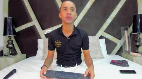 Snapshot of anghel_stone chatting on February 5, 12:27 pm Anghel Stone online show from February 5, 12:27 pm