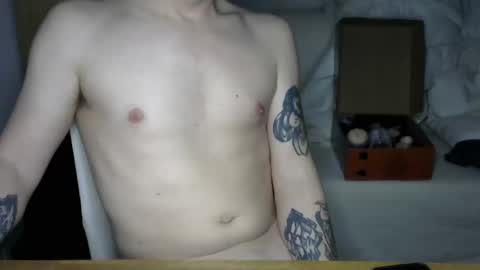 Snapshot of annecylake chatting on January 2, 5:07 pm annecylake online show from January 2, 5:07 pm