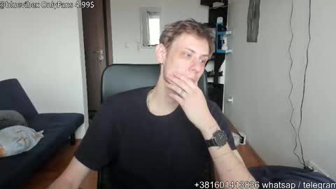 Snapshot of annonimsick chatting on October 7, 3:27 pm online show from October 7, 3:27 pm