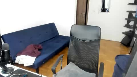    online show from October 20, 3:05 pm