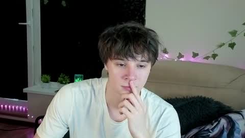 Anthony online show from April 22, 7:24 am