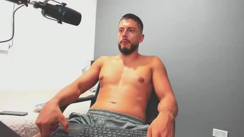 Snapshot of anthonydaddi chatting on October 12, 1:43 am Anthony J. Blake online show from October 12, 1:43 am