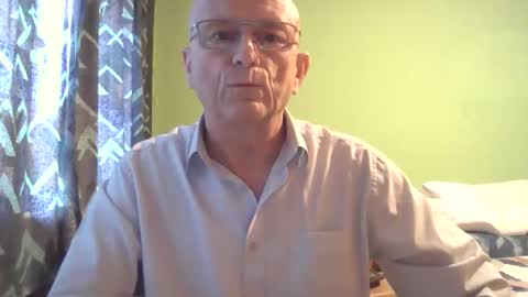 Snapshot of antmatt2025 chatting on September 16, 5:14 pm antmatt2025 online show from September 16, 5:14 pm