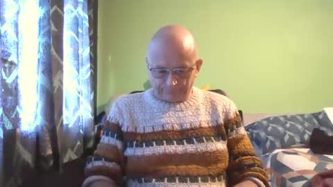 Snapshot of antmatt2025 chatting on September 22, 8:36 am antmatt2025 online show from September 22, 8:36 am