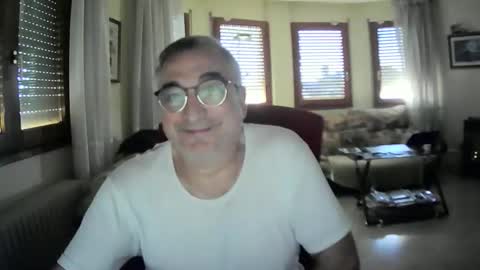 Snapshot of antonio2605 chatting on January 17, 9:39 am Antonio online show from January 17, 9:39 am