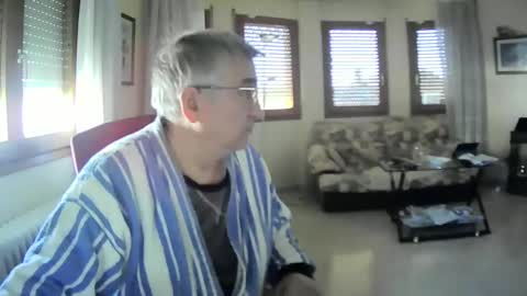 Snapshot of antonio2605 chatting on February 6, 11:43 am Antonio online show from February 6, 11:43 am