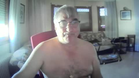 Snapshot of antonio2605 chatting on October 15, 1:52 pm Antonio online show from October 15, 1:52 pm