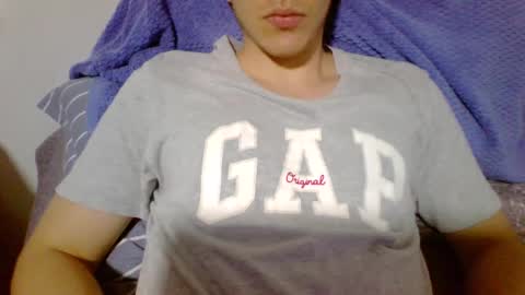 Snapshot of antonio_ricci chatting on March 9, 12:21 am antonio_ricci online show from March 9, 12:21 am