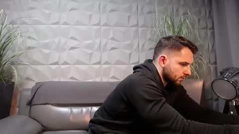 Snapshot of antoniovalentinidiamond chatting on January 23, 8:13 pm HI My name is Antonio online show from January 23, 8:13 pm