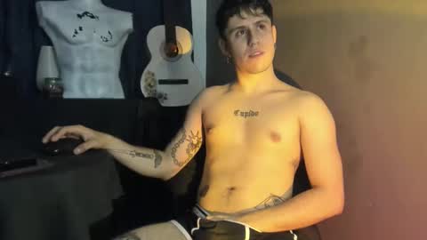 Snapshot of antonnello_ chatting on October 1, 7:34 am antonnello_ online show from October 1, 7:34 am