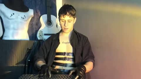 Snapshot of antonnello_ chatting on October 8, 1:10 am antonnello_ online show from October 8, 1:10 am