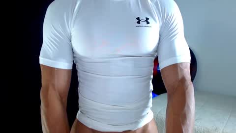 Snapshot of antonywebb94 chatting on September 17, 5:03 pm Instagram miguelangel1802 online show from September 17, 5:03 pm