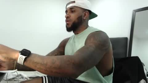 Snapshot of antwanblack11 chatting on October 7, 12:04 am antwanblack11 online show from October 7, 12:04 am