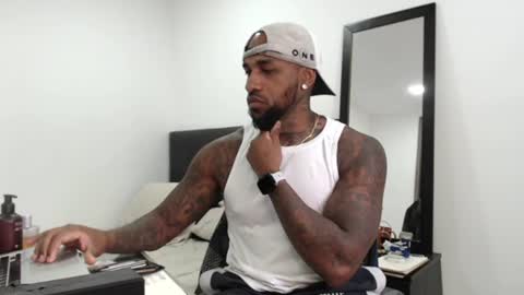 Snapshot of antwanblack11 chatting on February 20, 12:47 pm antwanblack11 online show from February 20, 12:47 pm