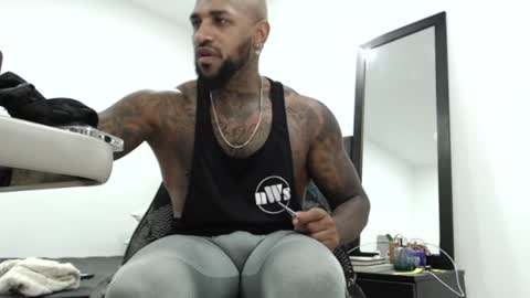 Snapshot of antwanblack11 chatting on December 31, 11:39 pm antwanblack11 online show from December 31, 11:39 pm