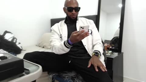 Snapshot of antwanblack11 chatting on February 16, 8:33 pm antwanblack11 online show from February 16, 8:33 pm