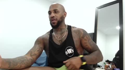 Snapshot of antwanblack11 chatting on December 30, 11:38 pm antwanblack11 online show from December 30, 11:38 pm