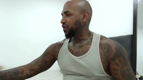 Snapshot of antwanblack11 chatting on February 25, 12:03 am antwanblack11 online show from February 25, 12:03 am