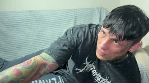 Tom online show from April 25, 1:41 pm