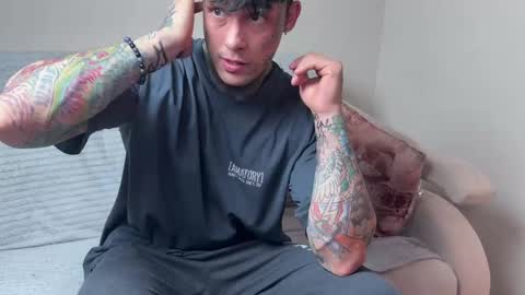 Tom online show from April 27, 2:02 pm