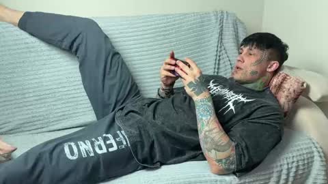 Tom online show from April 25, 12:41 pm