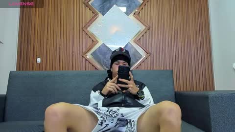 Snapshot of anyelo_sexyhot chatting on January 17, 12:10 pm anyelo_sexyhot online show from January 17, 12:10 pm