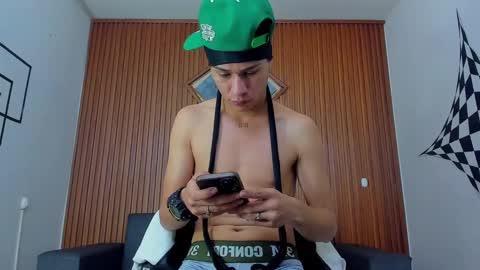 Snapshot of anyelo_sexyhot chatting on February 19, 12:55 pm anyelo_sexyhot online show from February 19, 12:55 pm
