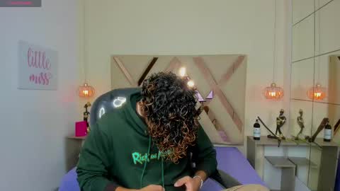 anyelotwink online show from June 8, 4:02 am