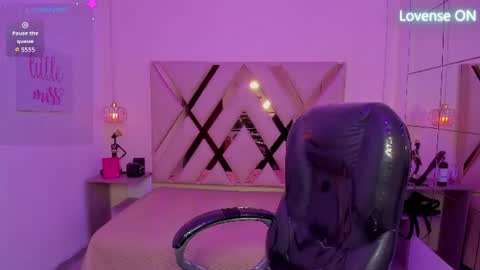 anyelotwink online show from June 26, 4:37 am