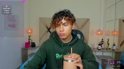 anyelotwink online show from June 23, 4:28 am