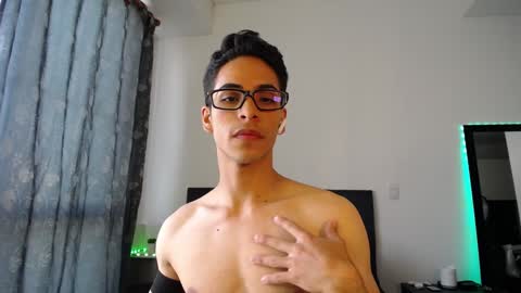 Snapshot of aodaboyy chatting on December 22, 1:11 pm aodaboy online show from December 22, 1:11 pm