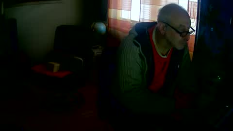 aphextwin72 online show from December 1, 7:33 am