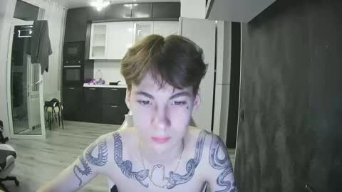 Snapshot of aplant_ chatting on October 3, 1:10 am aplant_ online show from October 3, 1:10 am