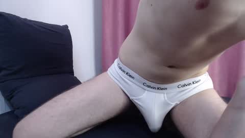 Snapshot of apofis_boy chatting on December 6, 8:29 pm Apofis online show from December 6, 8:29 pm