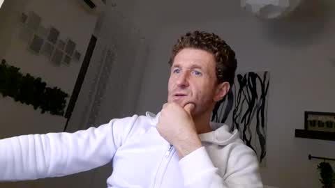Snapshot of apollobest77 chatting on January 15, 7:01 pm apollobest77 online show from January 15, 7:01 pm