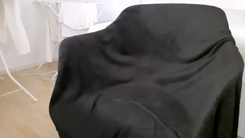 Snapshot of apollobest77 chatting on March 7, 11:37 pm apollobest77 online show from March 7, 11:37 pm