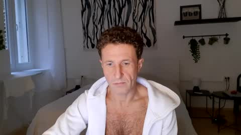 Snapshot of apollobest77 chatting on December 20, 3:10 pm apollobest77 online show from December 20, 3:10 pm